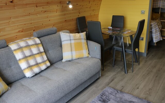 Glampods - 5 Berth Glamping Pod Elgin