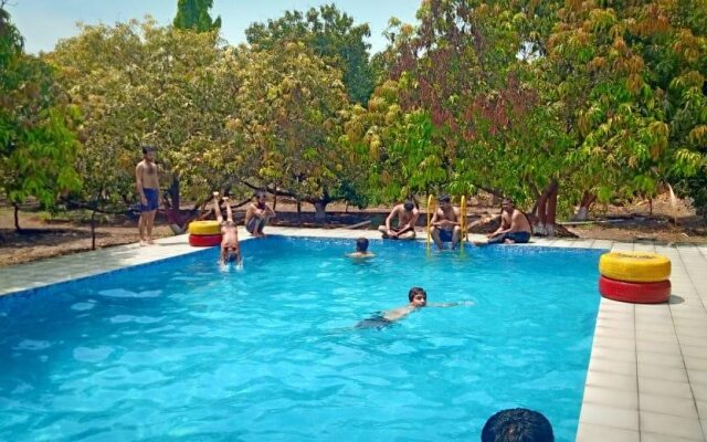 Gir Van Farm
