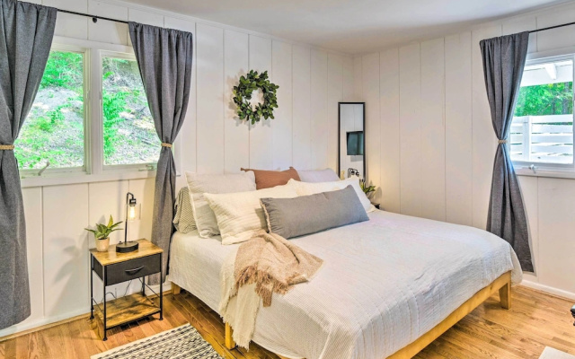 Stylish Franklin Cabin on 6 Private Acres!
