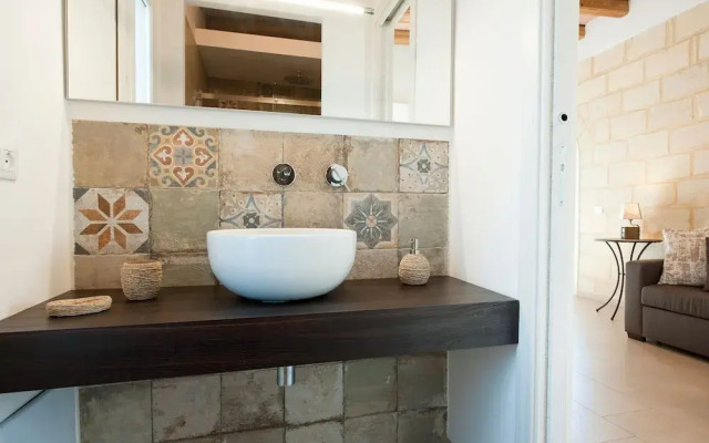 Historic Holiday Home in Favignana With Garden