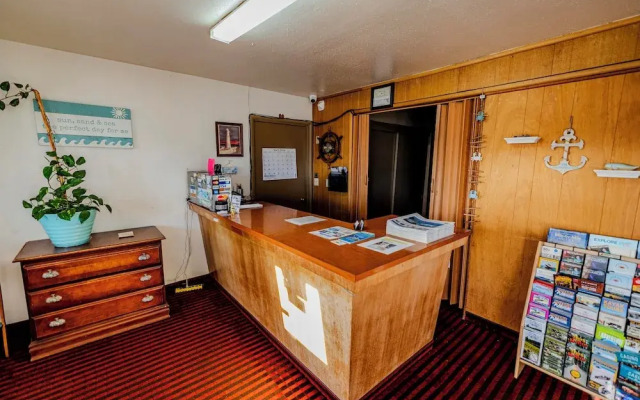Four Winds Motel