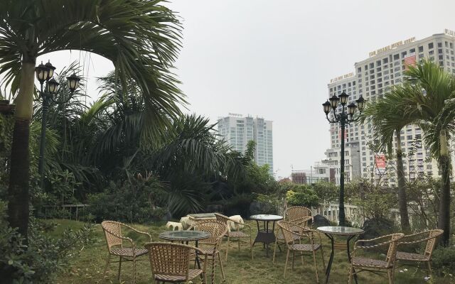 Anh Tri Flower Apartment
