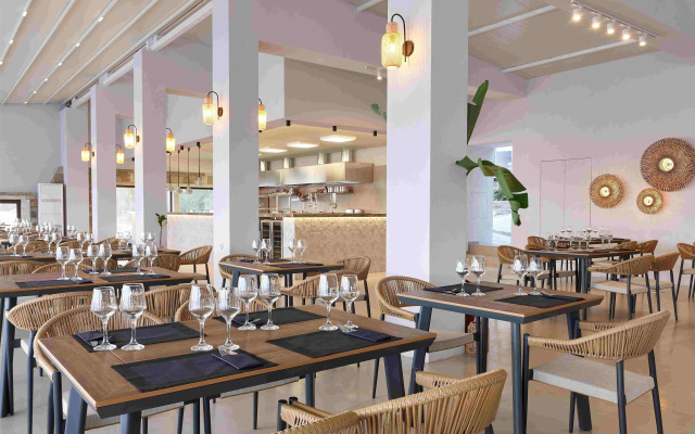 Ramada by Wyndham Loutraki Poseidon Resort