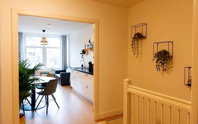 2 Bedroom Apartment - Canal View