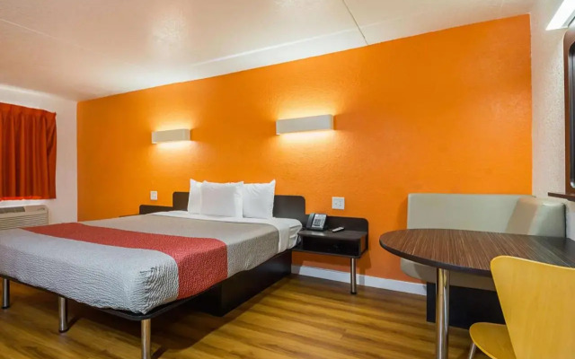 Motel 6 Dallas - Garland - Northwest Hwy