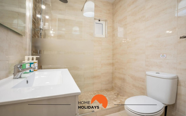 #002 Amazing Apartment Next City Center,Beach