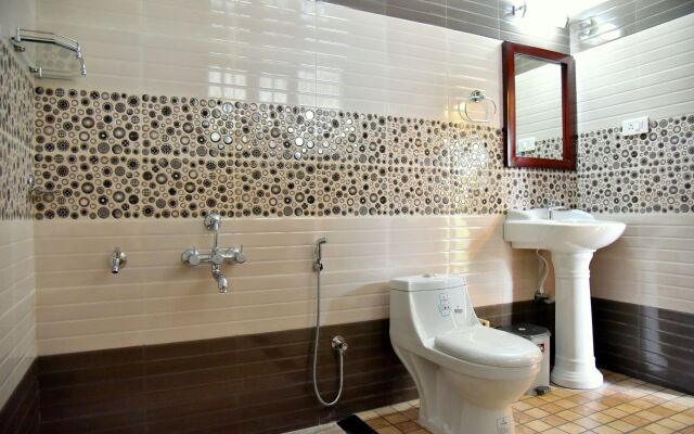 Jungle Palace Homestay
