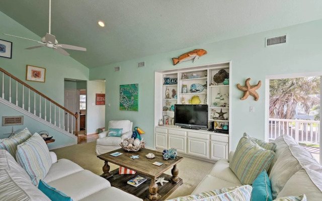 1 Block to Beach: Family Getaway in Galveston!