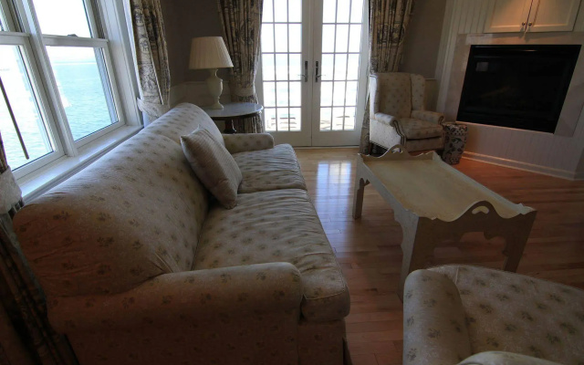 Anchor Inn Beach House