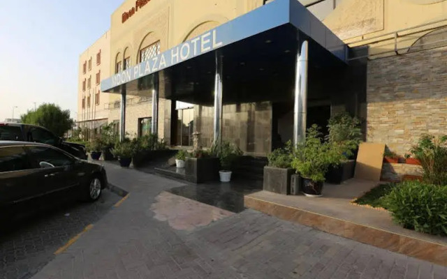 Moon Plaza Hotel