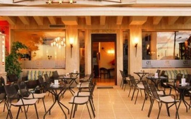 Central Hotel