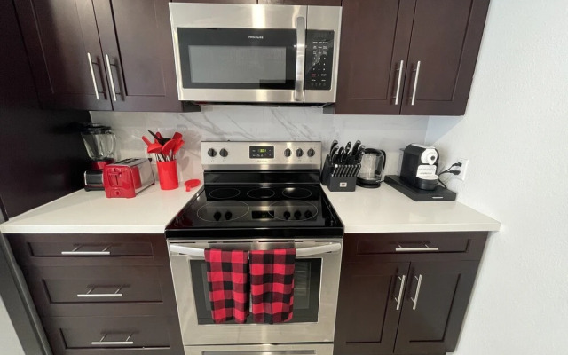 Breathtaking Sky Terrace 4BR/4BA BBQ/BAR  - New Home