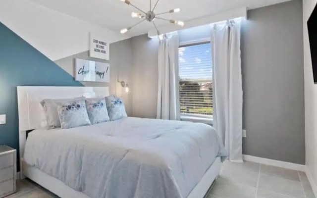 Townhome at Solterra NH 18005