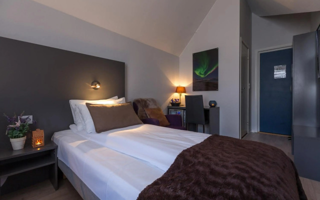 Enter Viking Hotel