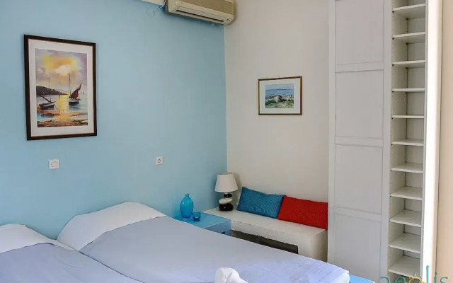 Lunar Santorini Hotel