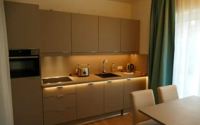 Meyn's Apartments & Hotel