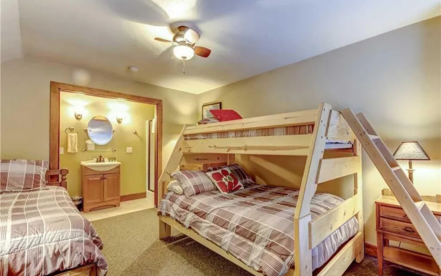 Racquet Club #125 2 Bedroom Condo