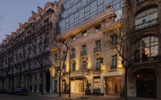 Renaissance Paris Nobel Tour Eiffel Hotel