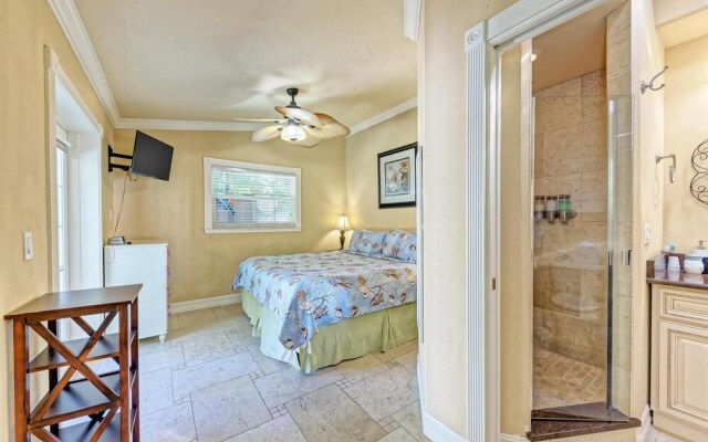 Anna Maria Island Edgewater Bungalow