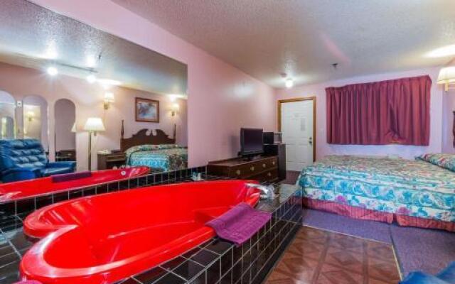 Colonial Inn & Suites