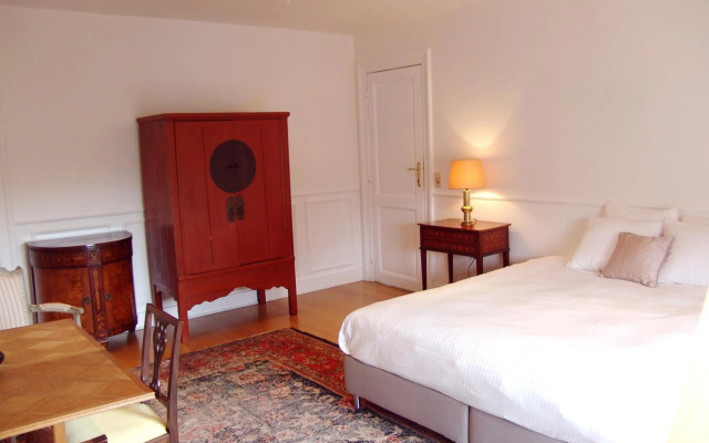 Louise Chatelain suites