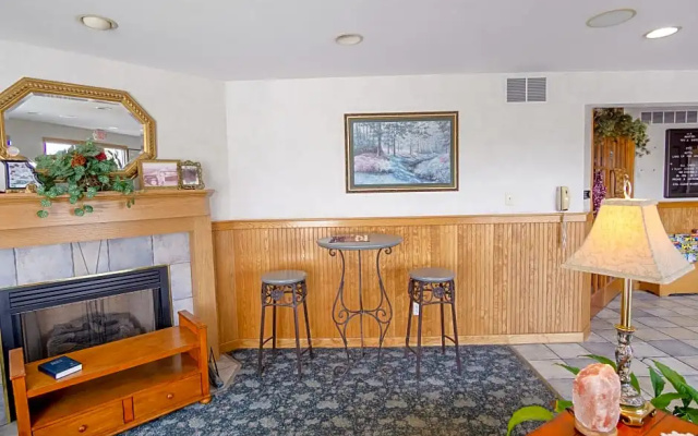 Hotel Osage Beach by the Lake of the Ozarks