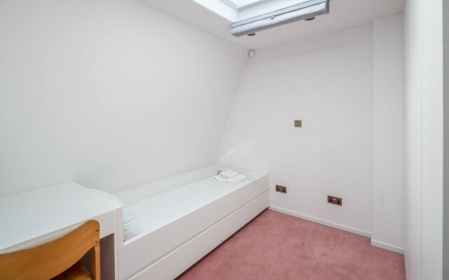 Airy And Bright 4 Bed House Near Hyde Park