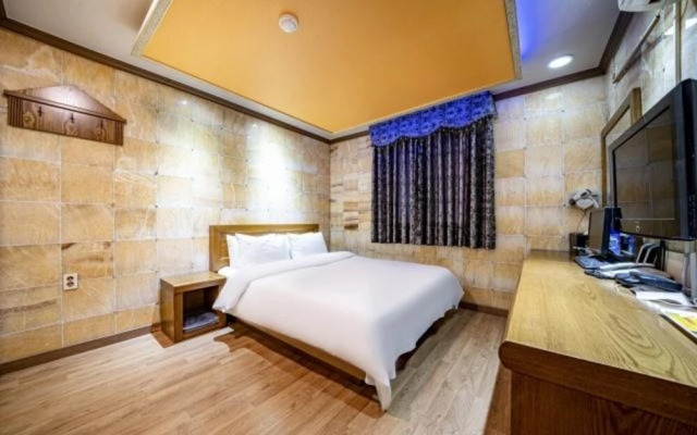 Tongyeong Hotel Opera