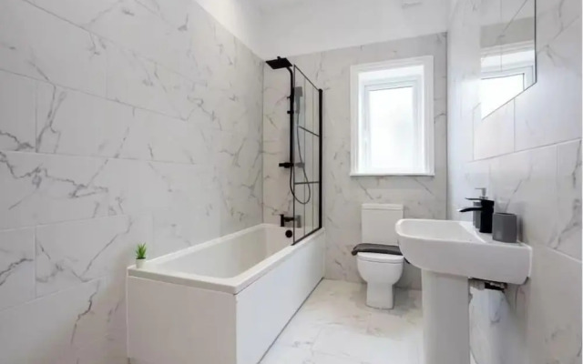 Flat 1 15 Longley Road