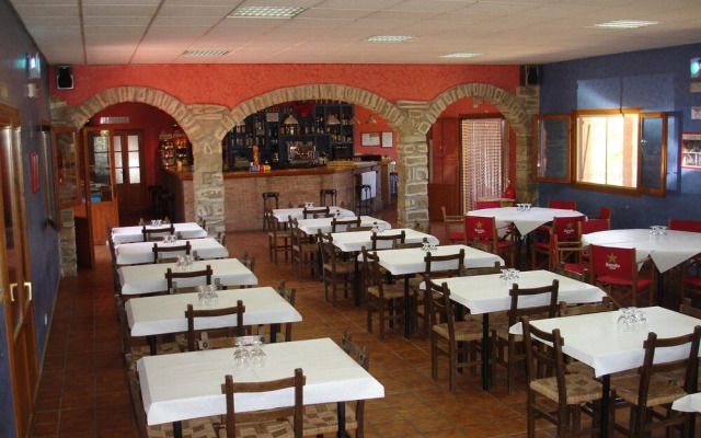 Albergue Restaurante Salto de Bierge - Hostel