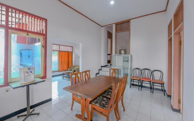 OYO 90258 Hotel New Aprilla