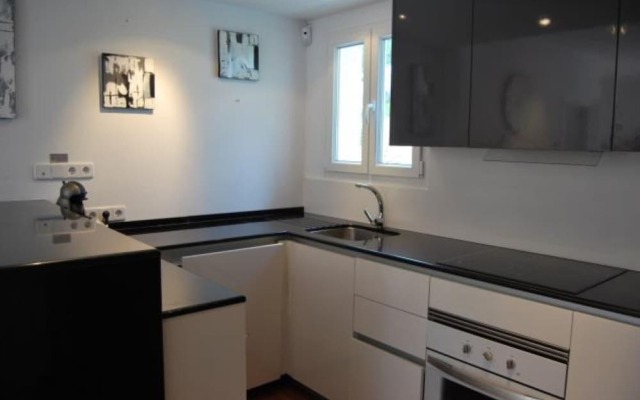 Apartment - 2 Bedrooms with Pool and Sea views - 104919
