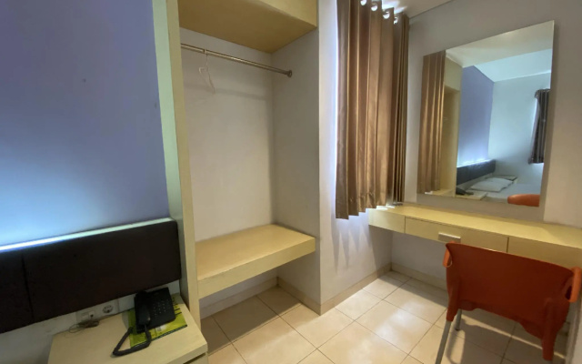 Townhouse Oak Hotel Niaga Surabaya