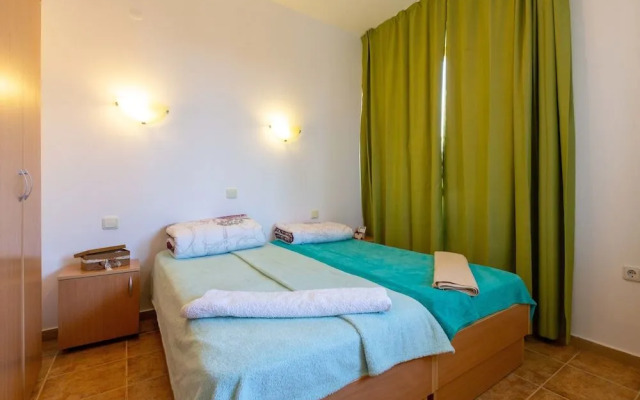 Eltrade Apartments in Vista Del Mar