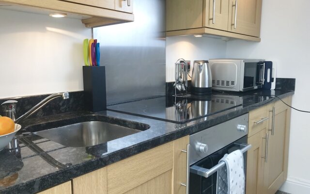 Lux Blu - Truro Apartment