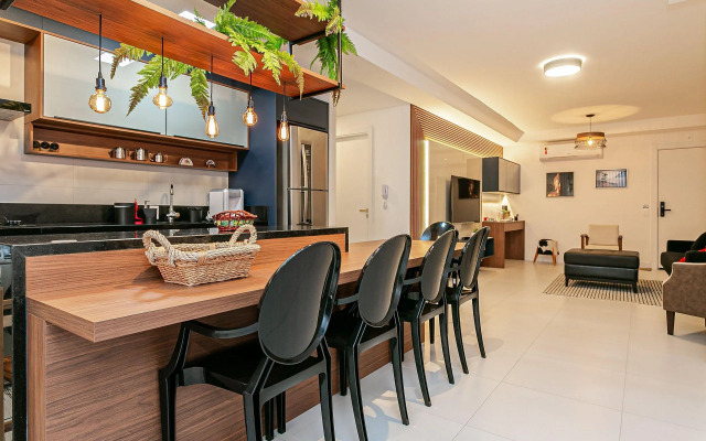 Apto Moderno a poucos passos do Mar JRR309