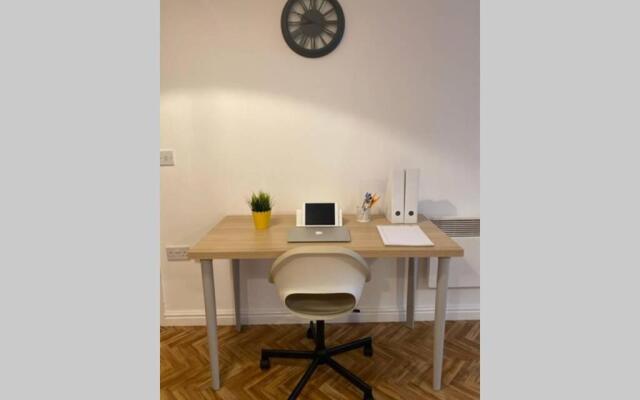 The Onyx Suite - 1 Bed apartment w/ free parking