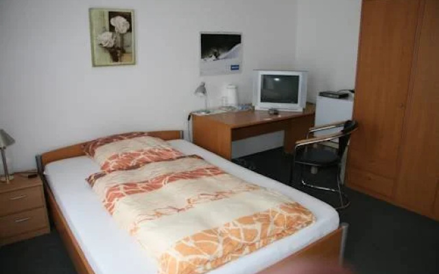 Hotel Und Pension Le Petit