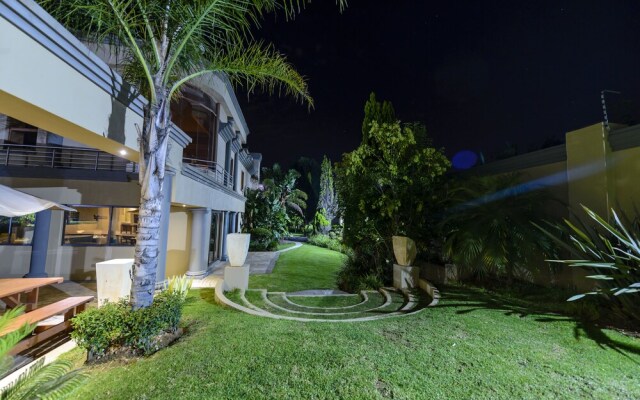 Equestrian Royal Hotel Boutique & Spa