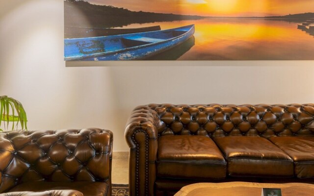 Stunning 2BR Condo Breathtaking Sky Bar Rooftop Pool Gym