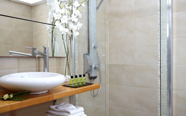 Callia Retreat  Suites