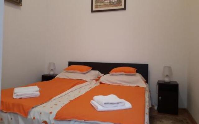 Piac Utcai Apartman 2