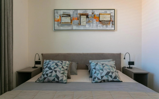 Eni Luxury Residence