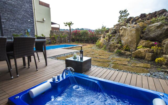 Leeum Island Spa & Pool Villa