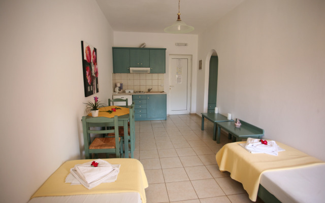 Elpis Studios & Apartments