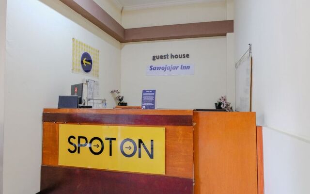 SPOT ON 1710 Sawojajar Inn