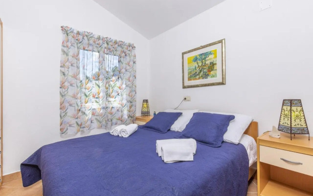 Apartments by the sea Jelsa, Hvar - 8729