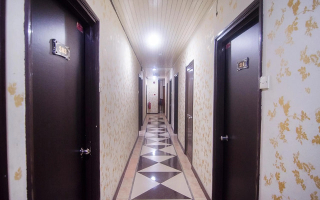 OYO 991 Mayfair Hotel