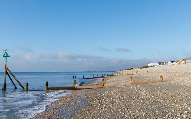 Two Bed Seafront Escape in East Wittering