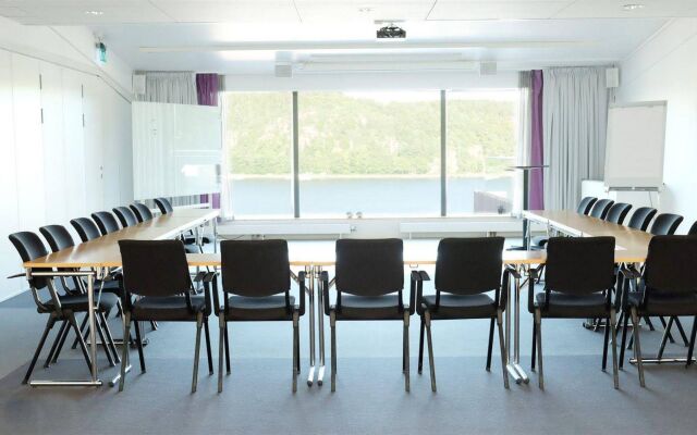 Vann Spa Hotel and Conference